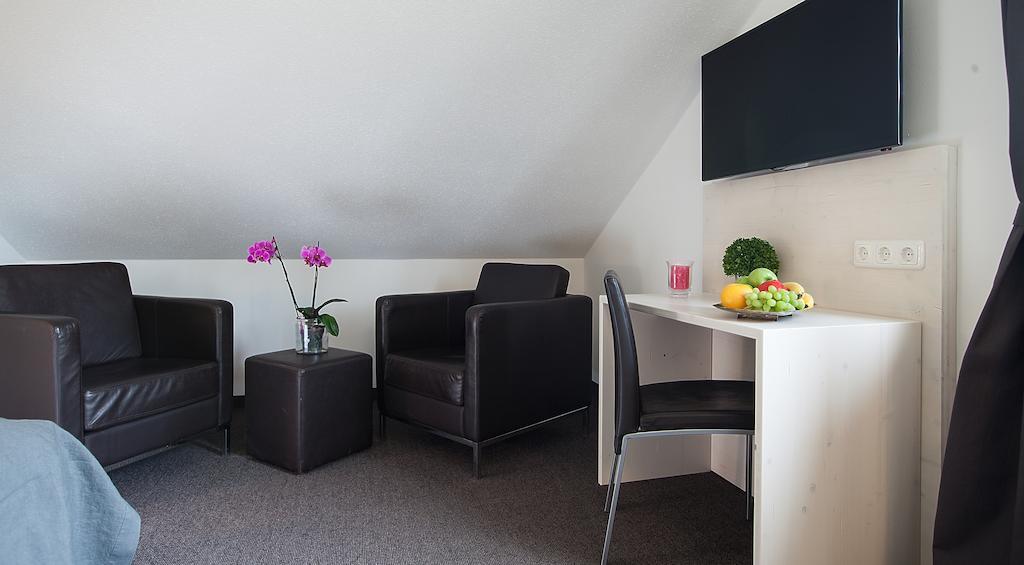 Alpengluehen Smart Hotel Olching Chambre photo