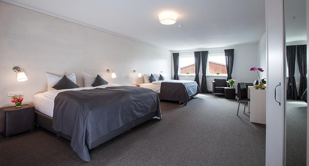 Alpengluehen Smart Hotel Olching Chambre photo