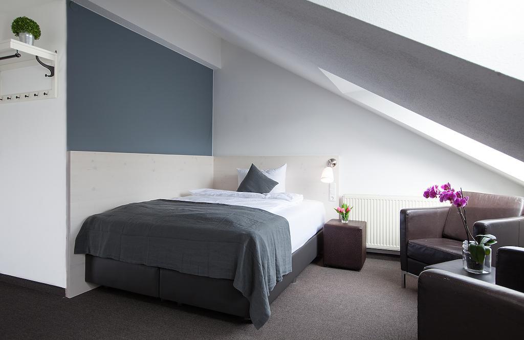 Alpengluehen Smart Hotel Olching Chambre photo