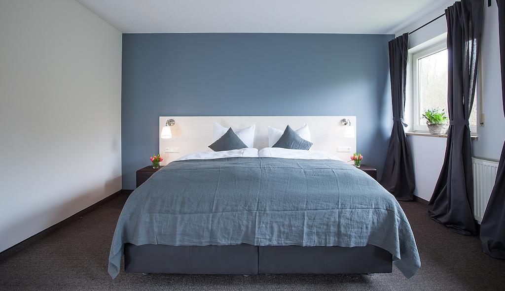Alpengluehen Smart Hotel Olching Chambre photo